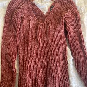 Sweater open cross back